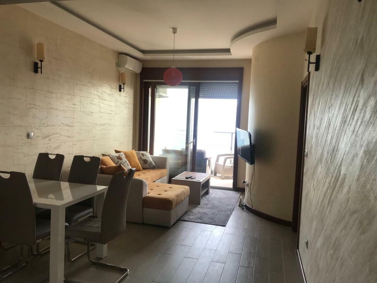 Apartments Admiral Херцег-Нови Экстерьер фото